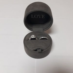 Engagement ring and wedding band